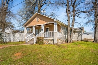 407 E Shamrock Ave in Pineville, LA - Building Photo - Building Photo