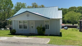 711 Anton St in Athens, TN - Building Photo