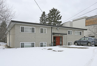 2312 2nd Ave NW in Calgary, AB - Building Photo - Building Photo