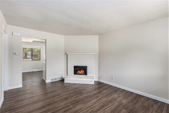 2151 18th Avenue Ct in Greeley, CO - Foto de edificio - Building Photo