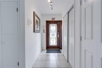 906 N 13th Ave in Hollywood, FL - Building Photo - Building Photo