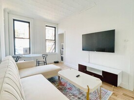 Furnished room/NOT APARTMENT in Brooklyn, NY - Building Photo
