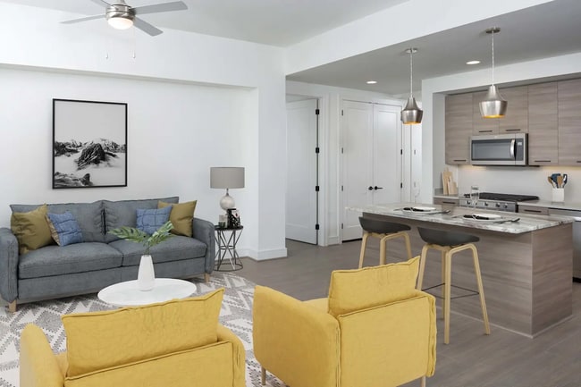 1710 Smith St in Houston, TX - Building Photo - Building Photo