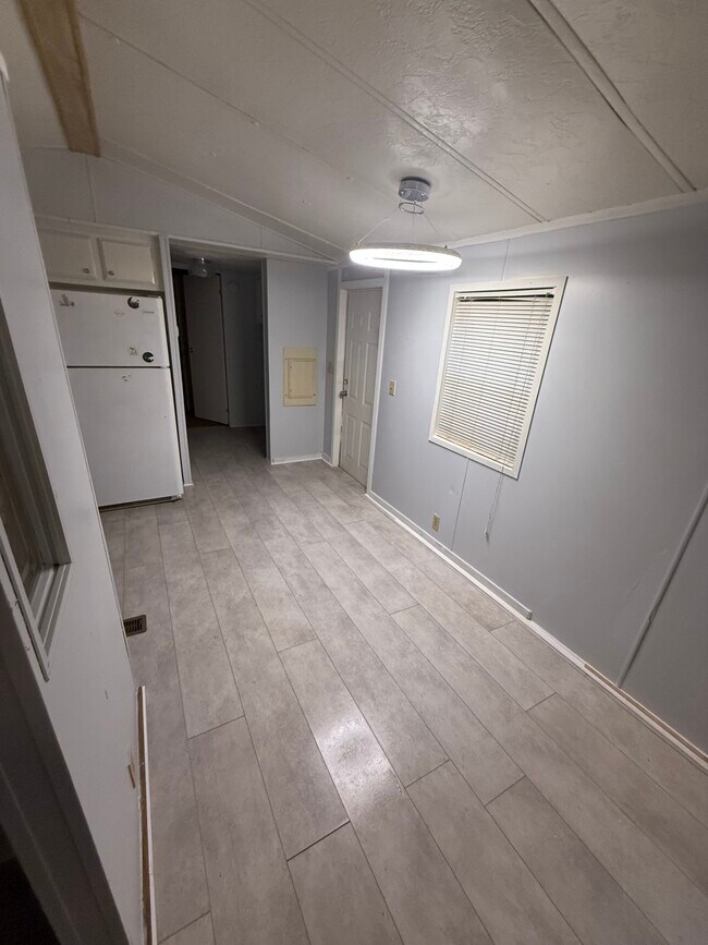 3080 Co Rd 417 in Lake Panasoffkee, FL - Building Photo - Building Photo