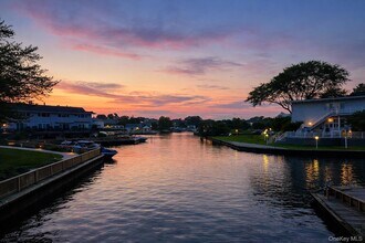 3013 Mitchell Rd in Westhampton Beach, NY - Building Photo - Building Photo