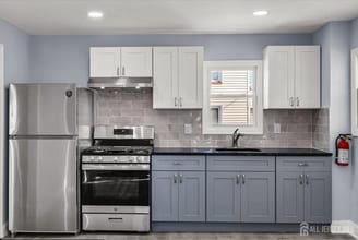 29 Levinson Ave in South River, NJ - Foto de edificio - Building Photo