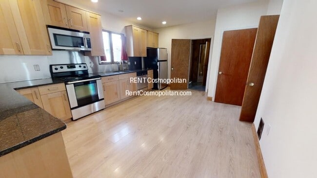 97 Hawthorne St, Unit 1 in Malden, MA - Foto de edificio - Building Photo