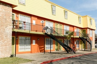 Gardens of Bissonnet in Houston, TX - Building Photo - Building Photo