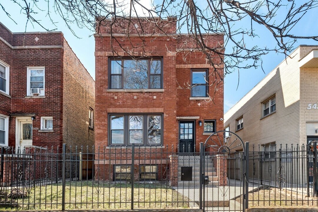 5426 N Western Ave in Chicago, IL - Building Photo