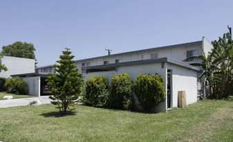 13662-13668 Estero Cor in Tustin, CA - Building Photo