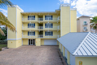 MAGNOLIA KEY in Indialantic, FL - Foto de edificio - Building Photo