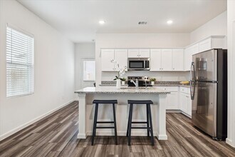 7815 Blue Star Flower Ln in Houston, TX - Building Photo - Building Photo