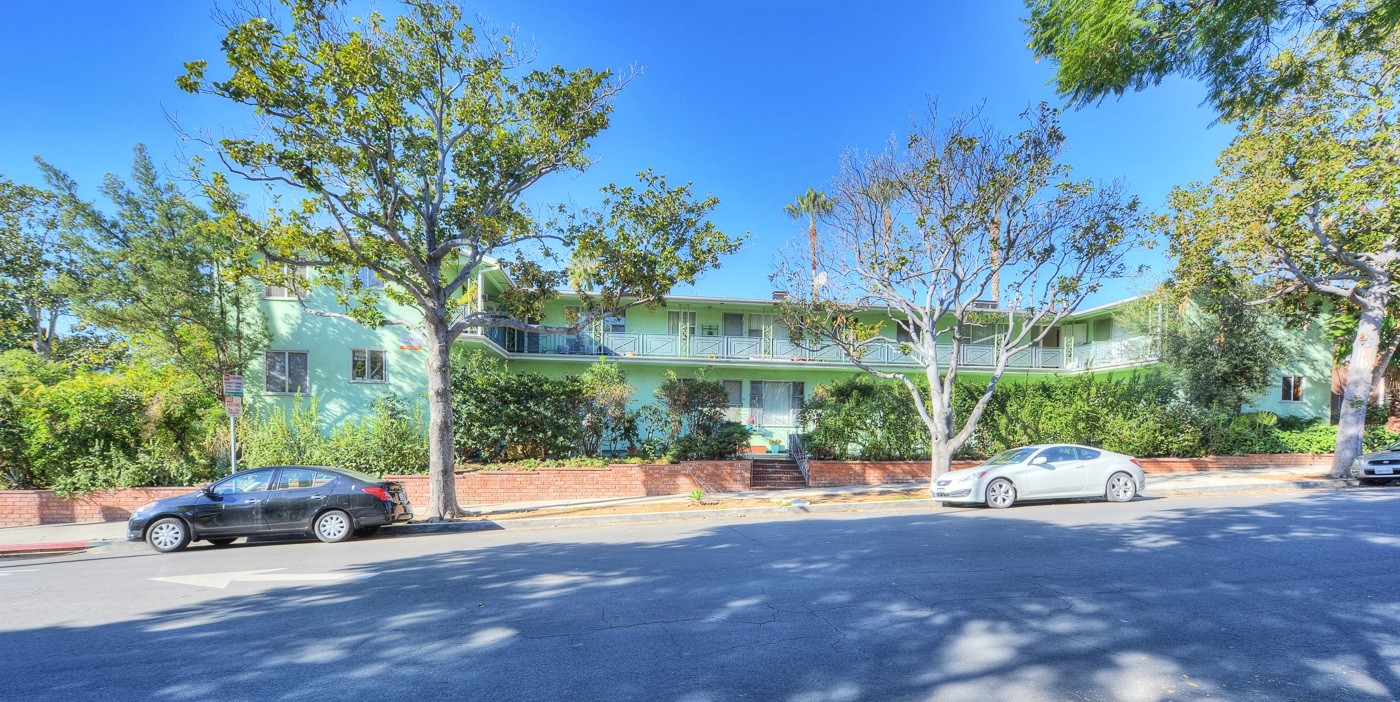 1205 N Hayworth Ave in West Hollywood, CA - Building Photo