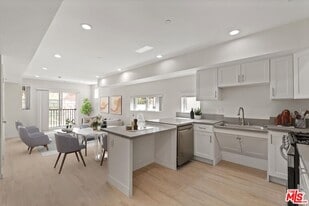 1409 N Hobart Blvd in Los Angeles, CA - Building Photo