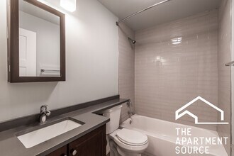 1435 N Dearborn St, Unit B4 in Chicago, IL - Foto de edificio - Building Photo