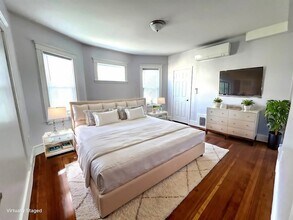 26 Howes St, Unit 3 in Boston, MA - Foto de edificio - Building Photo