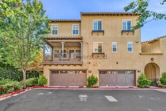 727 Satsuma Ter in Sunnyvale, CA - Foto de edificio - Building Photo
