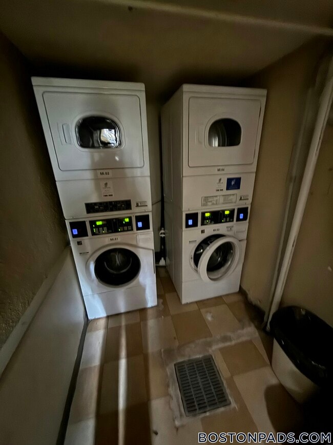 42 Worthen Rd in Lexington, MA - Foto de edificio - Building Photo