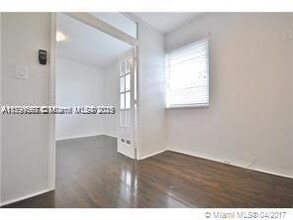 1995 Marseille Dr in Miami Beach, FL - Building Photo - Building Photo
