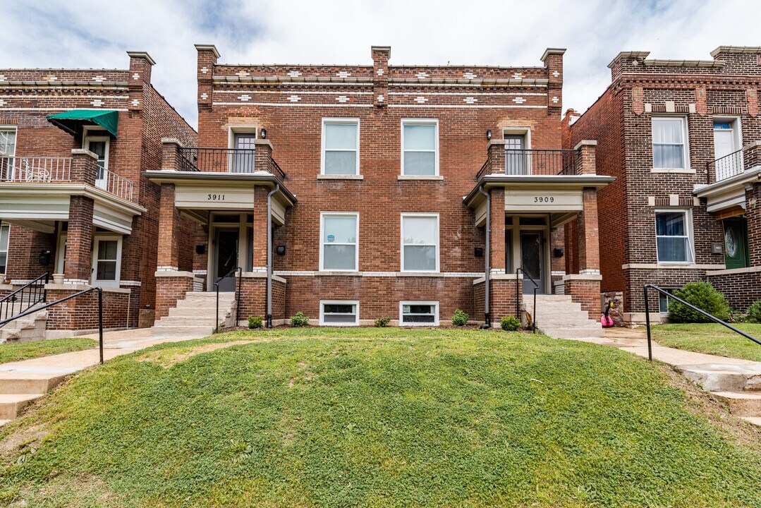 3909 Wyoming St, Unit 3911 #A in St. Louis, MO - Building Photo