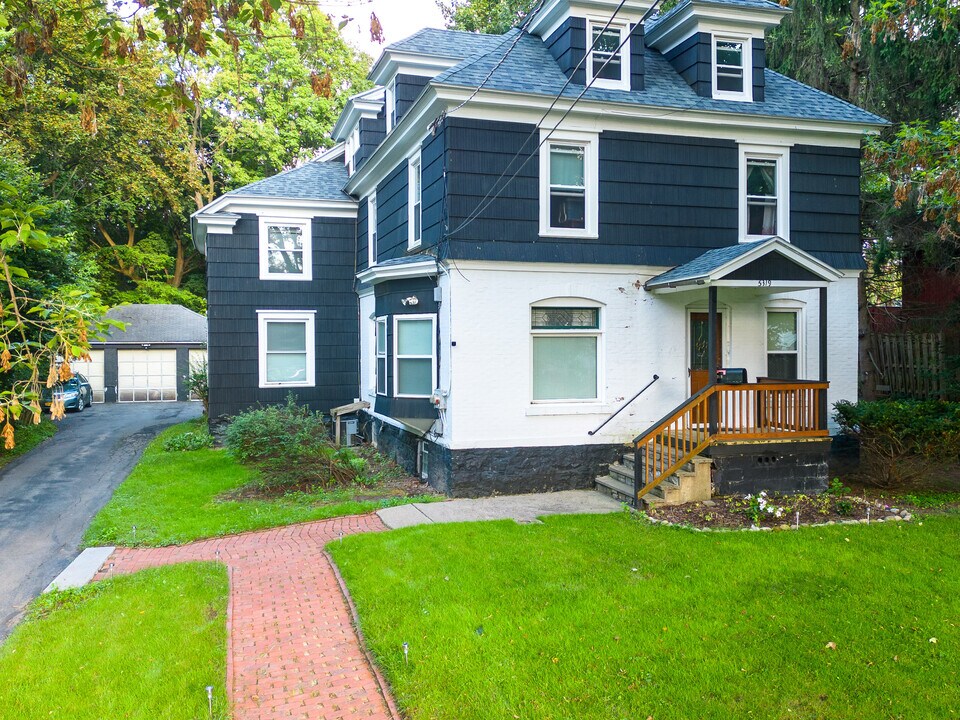 5319 S Salina St in Syracuse, NY - Building Photo