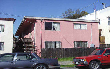 6389 Dana St in Oakland, CA - Building Photo - Building Photo