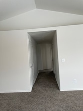 1328 W Javelin St in Moses Lake, WA - Foto de edificio - Building Photo