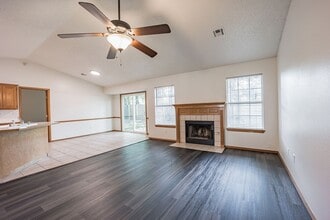 4307 W Beaver Ln in Fayetteville, AR - Building Photo - Building Photo