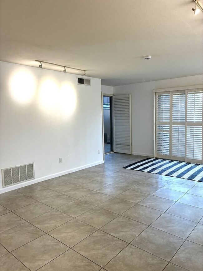 79 Forest Ln in San Rafael, CA - Building Photo - Building Photo