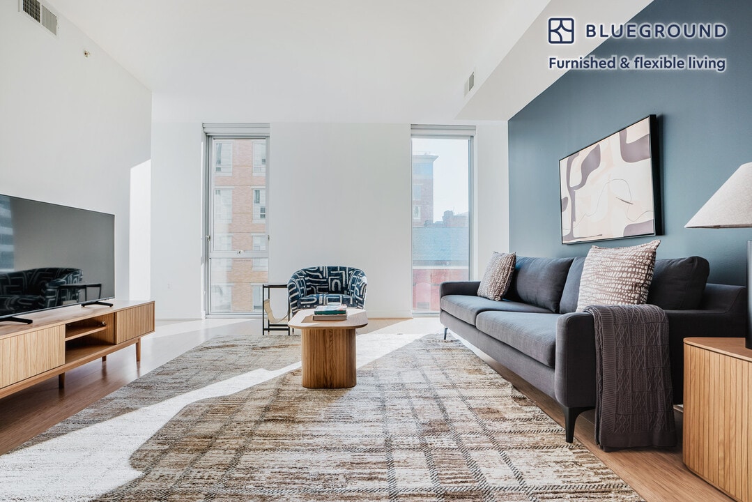 825 10th St NW in Washington, DC - Building Photo