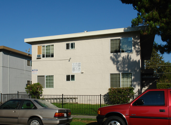 1339 Carnelian Dr in San Jose, CA - Foto de edificio - Building Photo