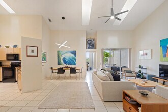 1302 Mahogany Pl in Palm Beach Gardens, FL - Building Photo - Building Photo