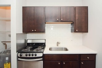 1655 N Humboldt Blvd, Unit J02P in Chicago, IL - Foto de edificio - Building Photo