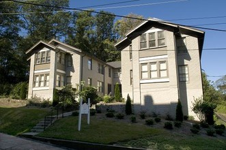 Baycourt in Birmingham, AL - Foto de edificio - Building Photo