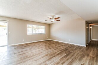664 S Robin Ln in Mesa, AZ - Building Photo - Building Photo