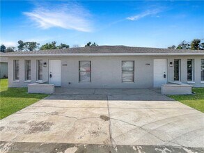 17582 Cypress Point Rd in Ft. Myers, FL - Building Photo - Building Photo