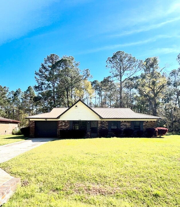 708 Franklin St in Hinesville, GA - Building Photo