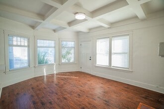 501 W 8th St in Long Beach, CA - Building Photo - Building Photo