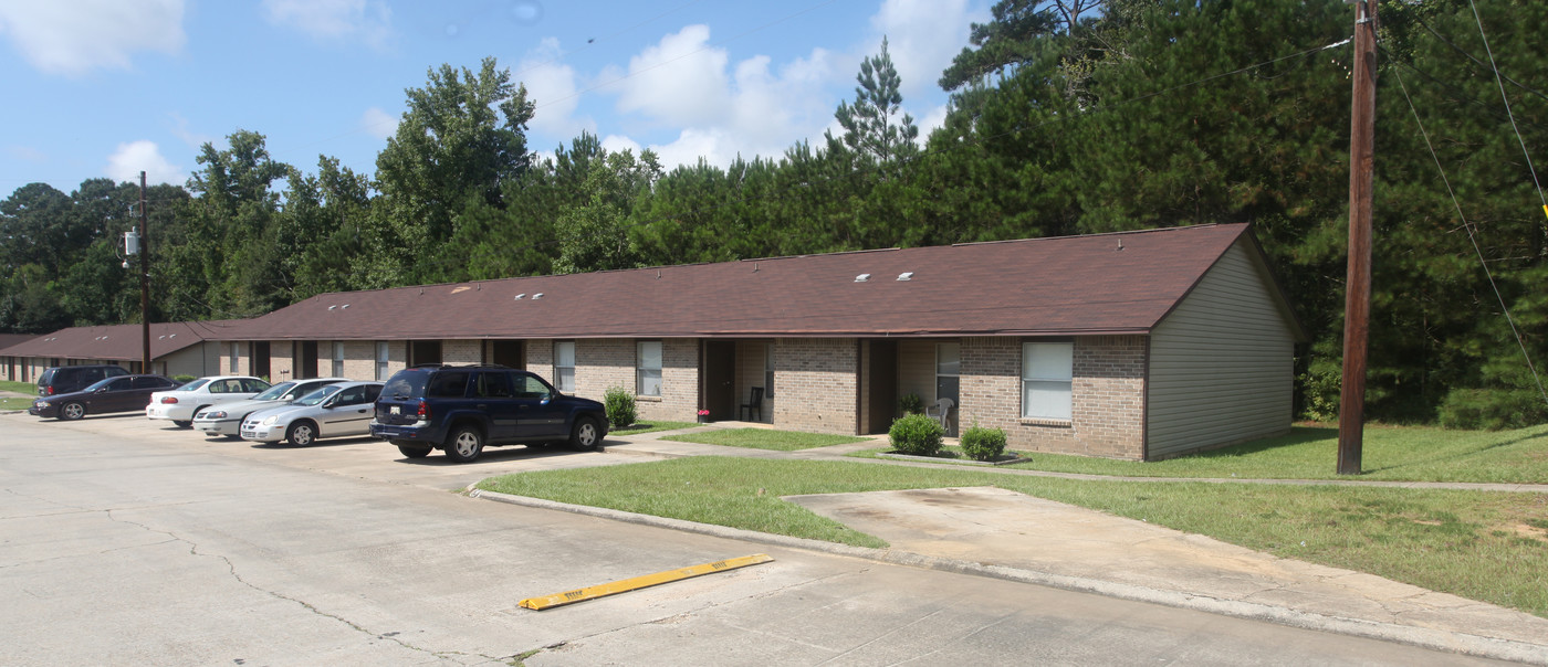 Jackson Place Apartments in Jackson, LA - Building Photo