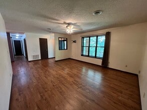21105 Helga Ln in St. Robert, MO - Building Photo - Building Photo