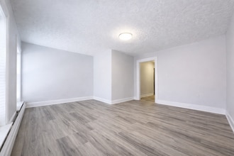 33 Ontario St in St Catharines, ON - Building Photo - Building Photo