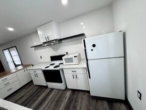 1661 Howard Ave in Windsor, ON - Building Photo - Building Photo