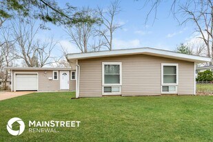 955 Robinwood Dr in Florissant, MO - Building Photo