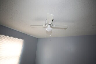 1815 Paisley Ave in Fayetteville, NC - Foto de edificio - Building Photo