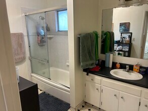 1220 Detroit Ave, Unit 3 in Concord, CA - Foto de edificio - Building Photo