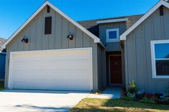 223 Las Lomas Dr in San Marcos, TX - Building Photo - Building Photo