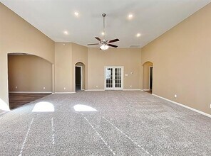 918 Primrose Dr in Sanger, TX - Foto de edificio - Building Photo