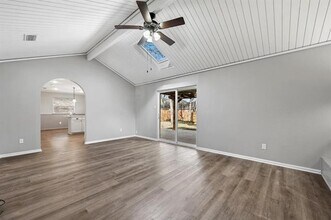 660 Springhill Dr in Hurst, TX - Building Photo - Building Photo