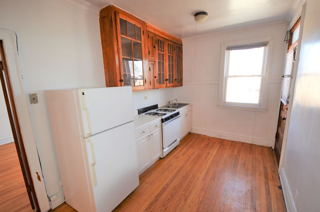 4830 W Addison St in Chicago, IL - Building Photo