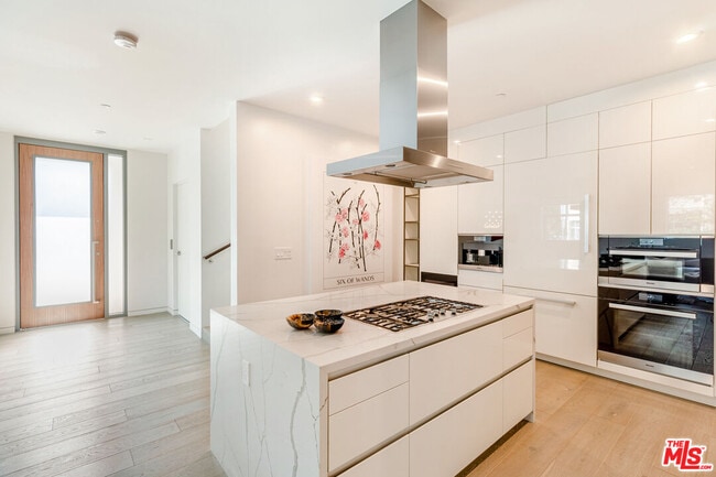 8600 Wilshire Blvd in Beverly Hills, CA - Building Photo - Building Photo